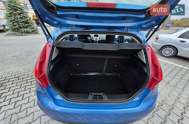 Хэтчбек Ford Fiesta 2012 в 