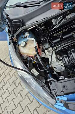 Хэтчбек Ford Fiesta 2012 в 