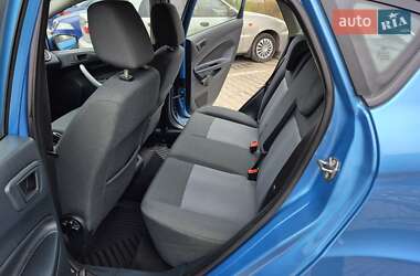 Хэтчбек Ford Fiesta 2012 в 