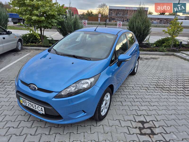 Хэтчбек Ford Fiesta 2012 в 