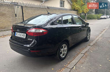 Седан Ford Fiesta 2016 в  фото 10 Седан Ford Fiesta 2016 в