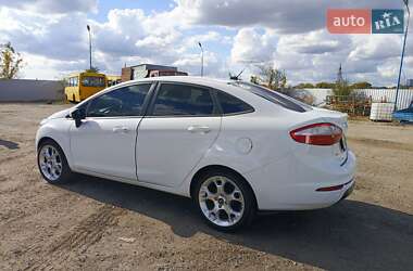Седан Ford Fiesta 2014 в  фото 14 Седан Ford Fiesta 2014 в