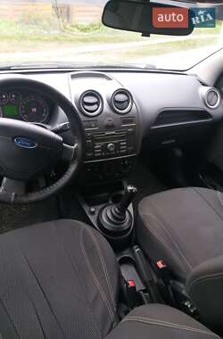 Хетчбек Ford Fiesta 2008 в  фото 24 Хетчбек Ford Fiesta 2008 в