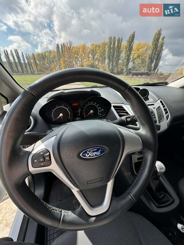 Хэтчбек Ford Fiesta 2012 в Ананьеве