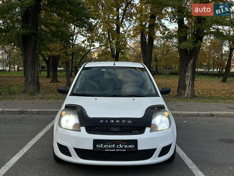 Хэтчбек Ford Fiesta 2007 в Николаеве