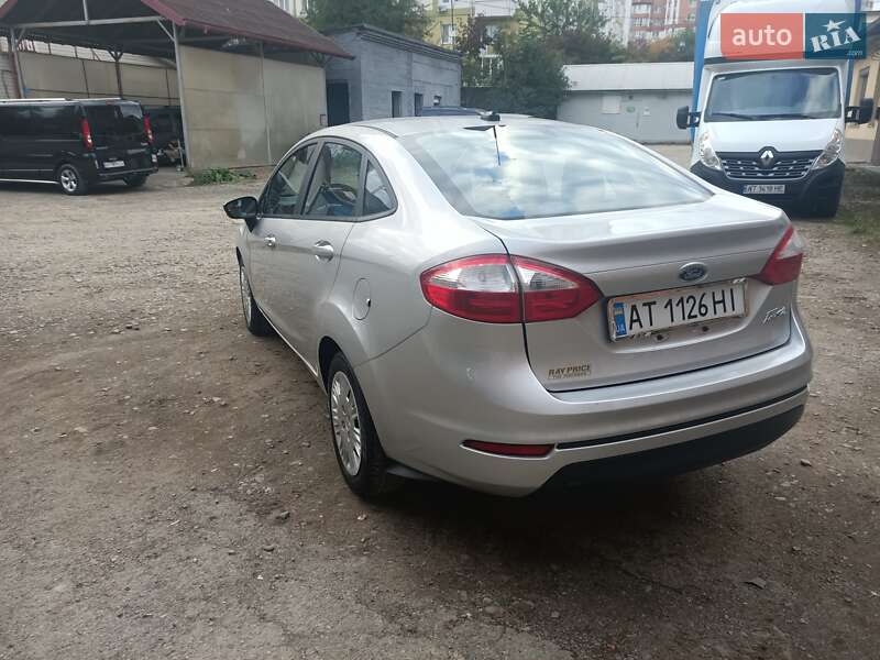 Седан Ford Fiesta 2017 в Ивано-Франковске