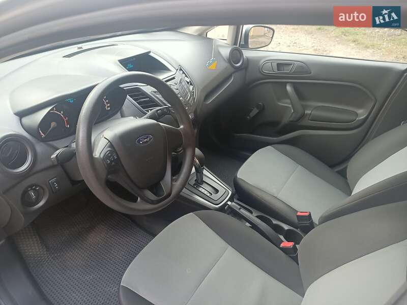 Седан Ford Fiesta 2017 в Ивано-Франковске