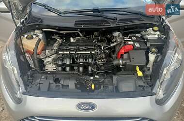 Седан Ford Fiesta 2017 в  фото 20 Седан Ford Fiesta 2017 в