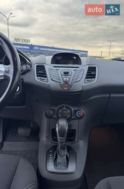 Хетчбек Ford Fiesta 2014 в 