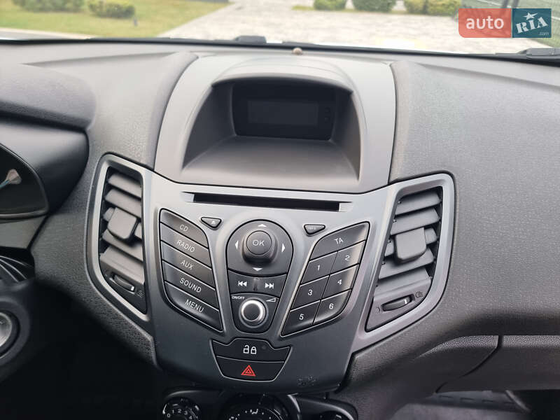 Хэтчбек Ford Fiesta 2014 в Мукачево