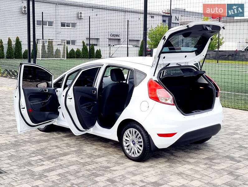 Хэтчбек Ford Fiesta 2014 в Мукачево