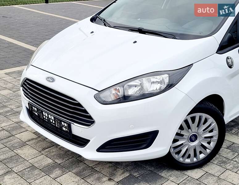 Хэтчбек Ford Fiesta 2014 в Мукачево