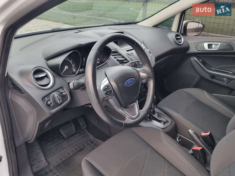 Хэтчбек Ford Fiesta 2014 в Мукачево