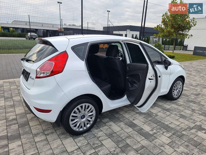 Хэтчбек Ford Fiesta 2014 в Мукачево