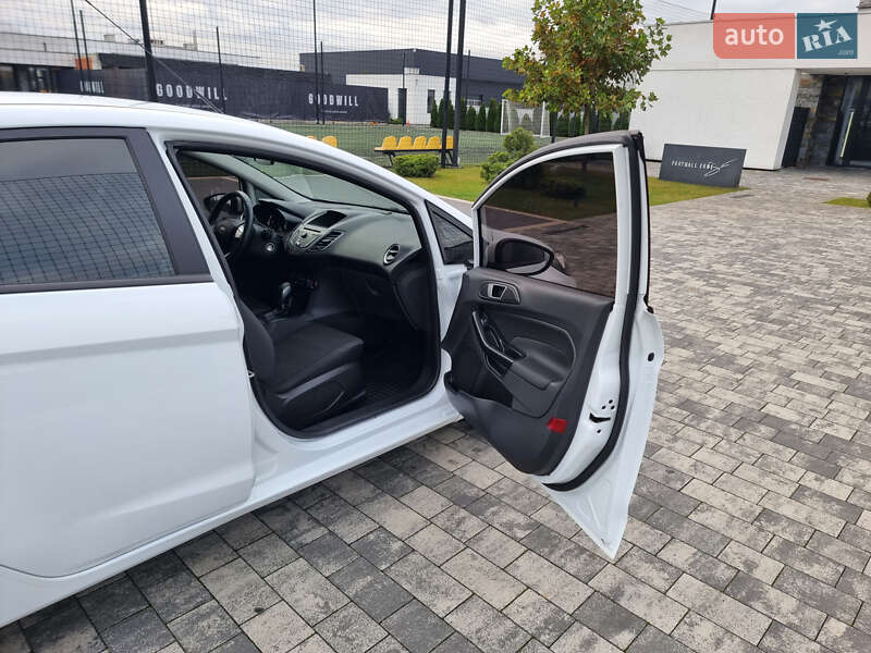 Хэтчбек Ford Fiesta 2014 в Мукачево