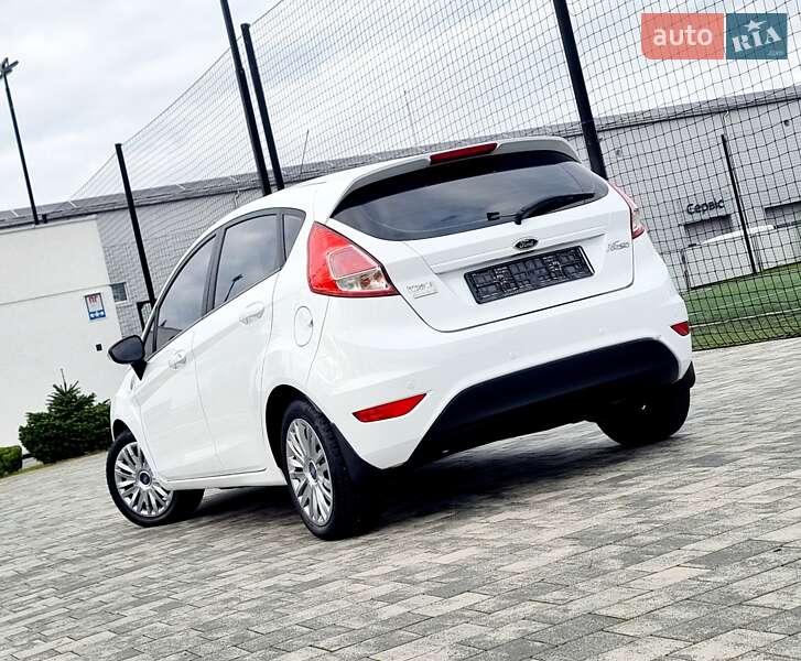 Хэтчбек Ford Fiesta 2014 в Мукачево