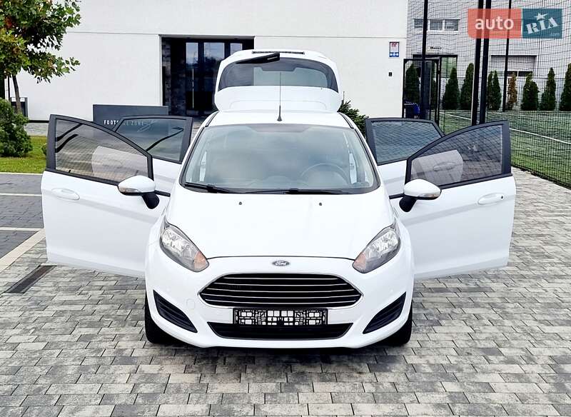 Хэтчбек Ford Fiesta 2014 в Мукачево