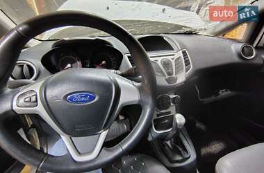 Хетчбек Ford Fiesta 2012 в 