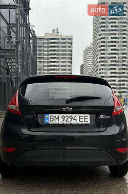 Хетчбек Ford Fiesta 2011 в  фото 2 Хетчбек Ford Fiesta 2011 в
