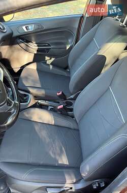 Хэтчбек Ford Fiesta 2013 в 