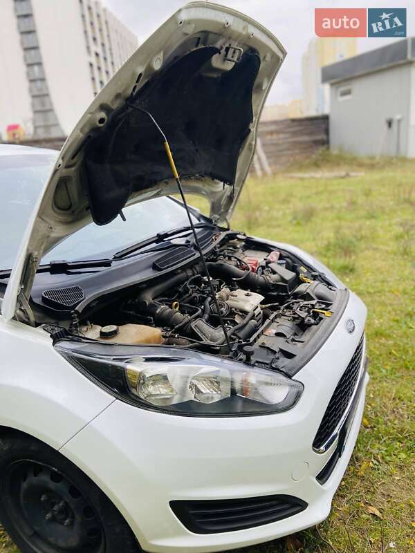 Хэтчбек Ford Fiesta 2017 в Вишневом фото 13 Хэтчбек Ford Fiesta 2017 в Вишневом