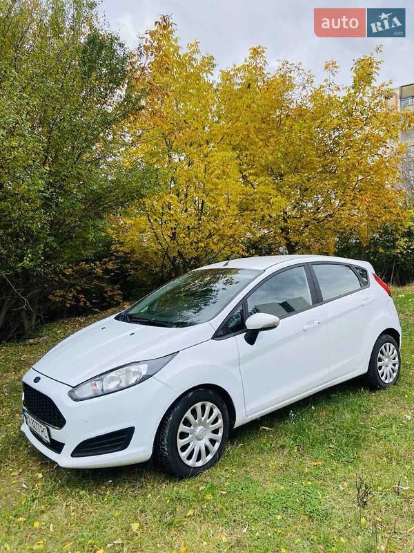 Хэтчбек Ford Fiesta 2017 в Вишневом фото 23 Хэтчбек Ford Fiesta 2017 в Вишневом