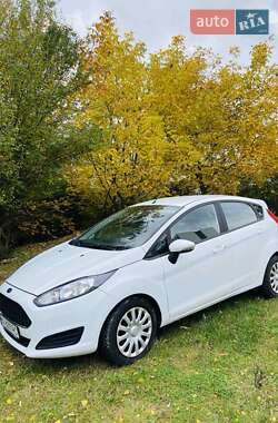 Хэтчбек Ford Fiesta 2017 в 