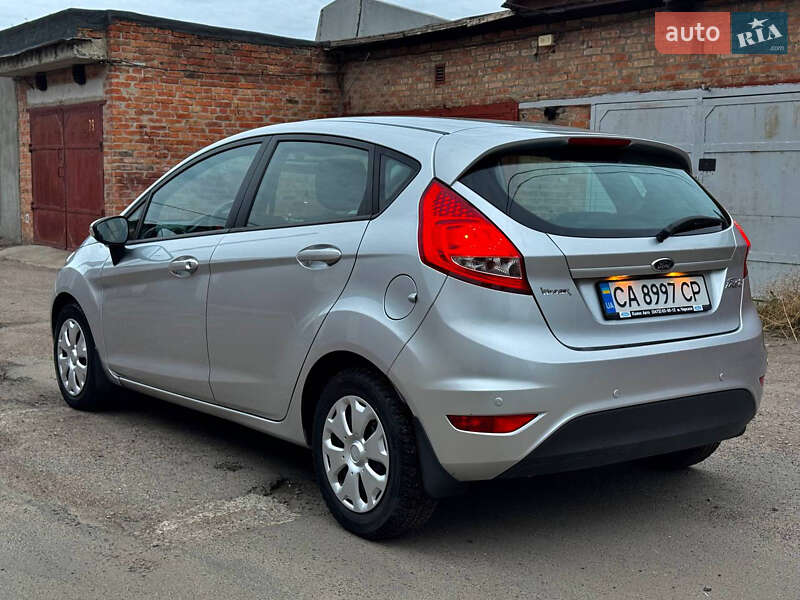 Хетчбек Ford Fiesta 2012 в Черкасах фото 7 Хетчбек Ford Fiesta 2012 в Черкасах