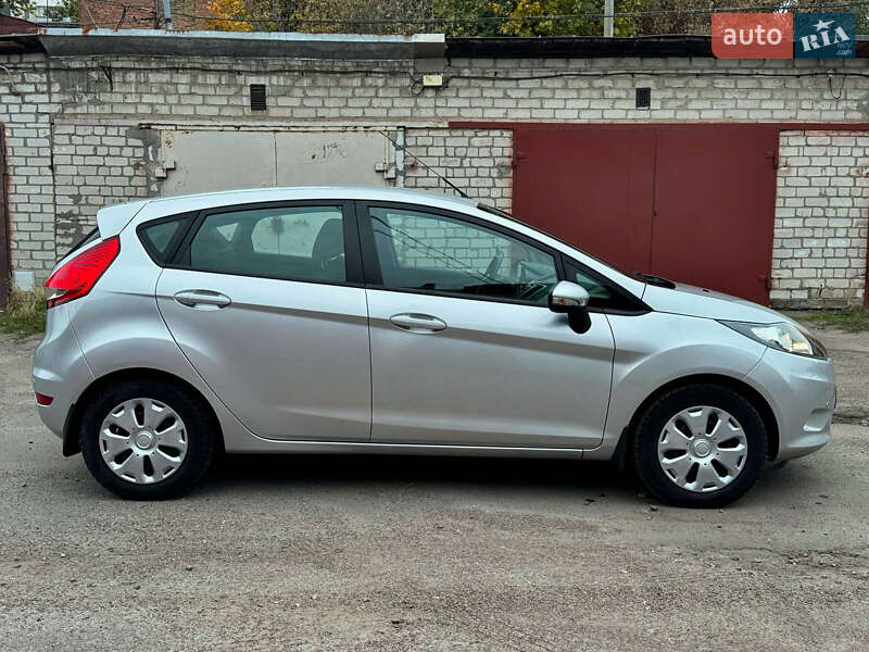 Хетчбек Ford Fiesta 2012 в Черкасах фото 5 Хетчбек Ford Fiesta 2012 в Черкасах