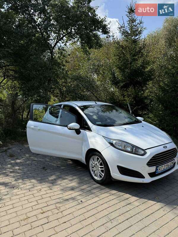 Хэтчбек Ford Fiesta 2013 в Ивано-Франковске фото 2 Хэтчбек Ford Fiesta 2013 в Ивано-Франковске