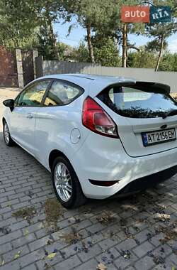 Хэтчбек Ford Fiesta 2013 в 