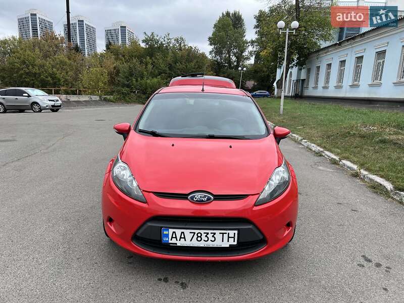 Хэтчбек Ford Fiesta 2012 в Киеве