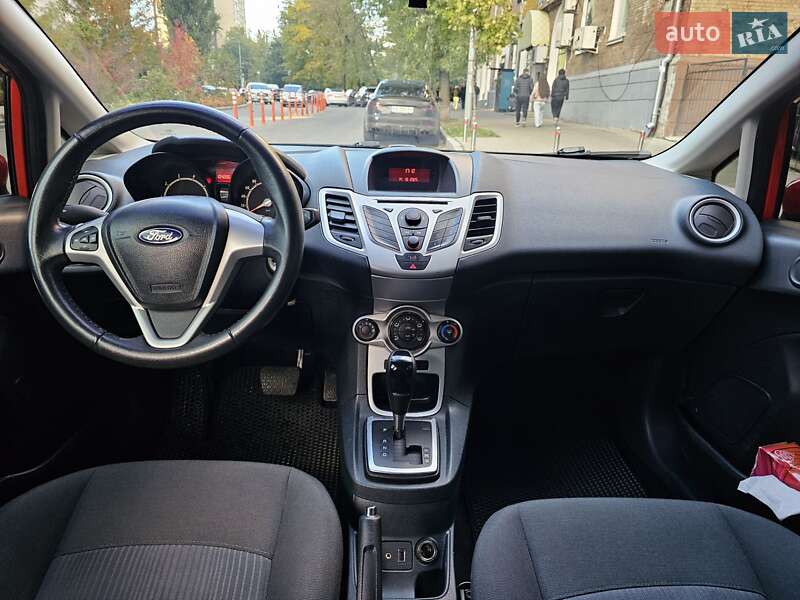 Хэтчбек Ford Fiesta 2012 в Киеве