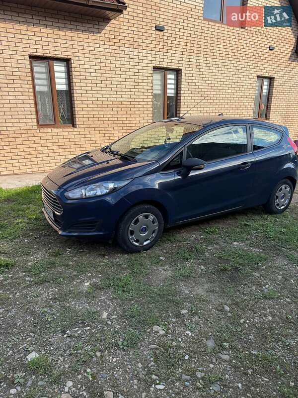 Хэтчбек Ford Fiesta 2015 в Черновцах