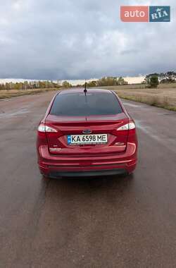 Седан Ford Fiesta 2014 в 