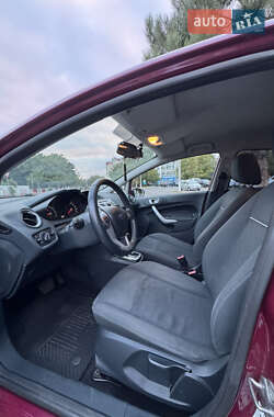 Хэтчбек Ford Fiesta 2011 в 
