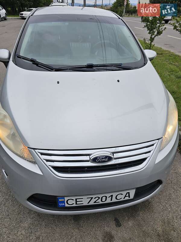Седан Ford Fiesta 2012 в Чернівцях