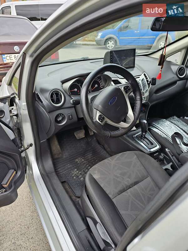 Седан Ford Fiesta 2012 в Чернівцях