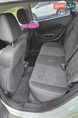 Седан Ford Fiesta 2012 в 