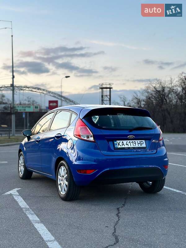 Хэтчбек Ford Fiesta 2013 в Киеве