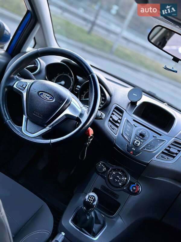 Хэтчбек Ford Fiesta 2013 в Киеве