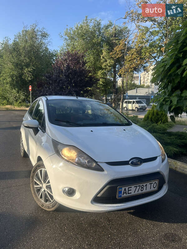Хэтчбек Ford Fiesta 2011 в Днепре