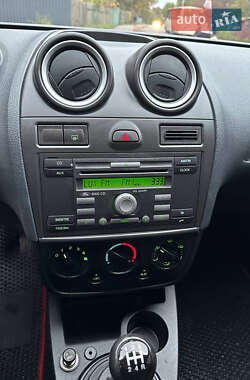 Хэтчбек Ford Fiesta 2008 в 
