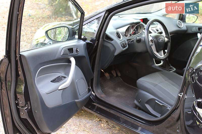Хетчбек Ford Fiesta 2010 в Луцьку фото 25 Хетчбек Ford Fiesta 2010 в Луцьку