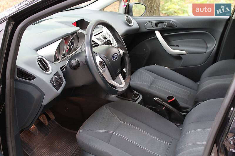 Хетчбек Ford Fiesta 2010 в Луцьку фото 41 Хетчбек Ford Fiesta 2010 в Луцьку