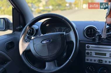 Хэтчбек Ford Fiesta 2002 в  фото 19 Хэтчбек Ford Fiesta 2002 в