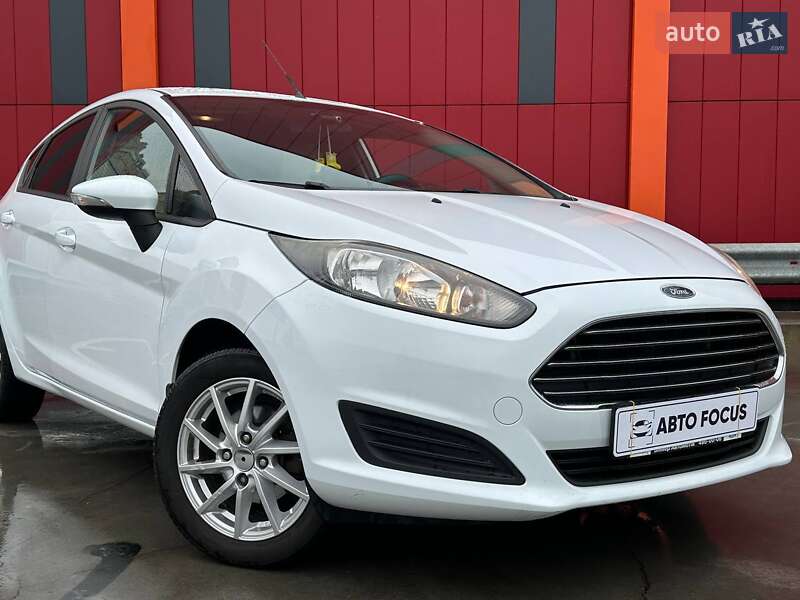 Хетчбек Ford Fiesta 2015 в Києві