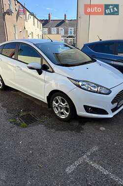 Хетчбек Ford Fiesta 2015 в Києві