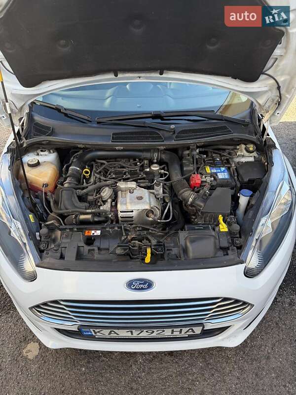 Хетчбек Ford Fiesta 2015 в Києві
