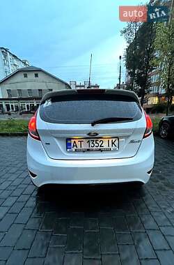 Хетчбек Ford Fiesta 2013 в  фото 9 Хетчбек Ford Fiesta 2013 в